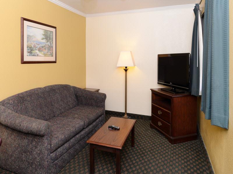 Americas Value Laguna Inn&suites Hotel